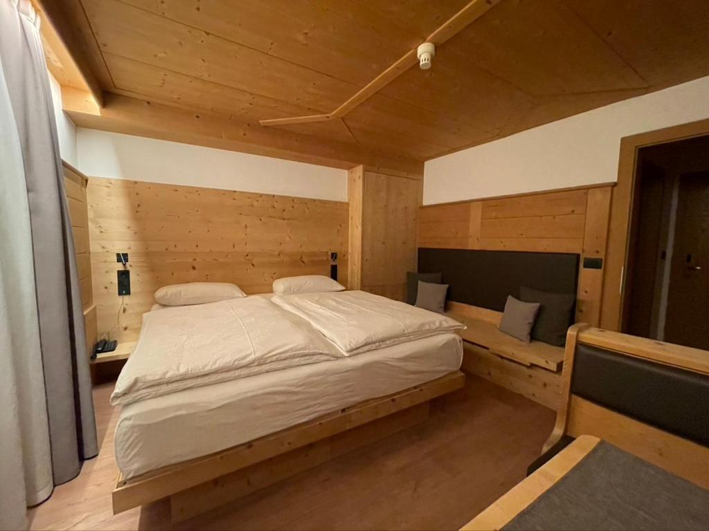 Hotel Des Alpes Selva di Val Gardena Zewnętrze zdjęcie
