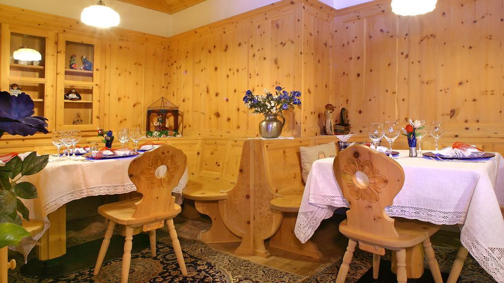 Hotel Des Alpes Selva di Val Gardena Zewnętrze zdjęcie