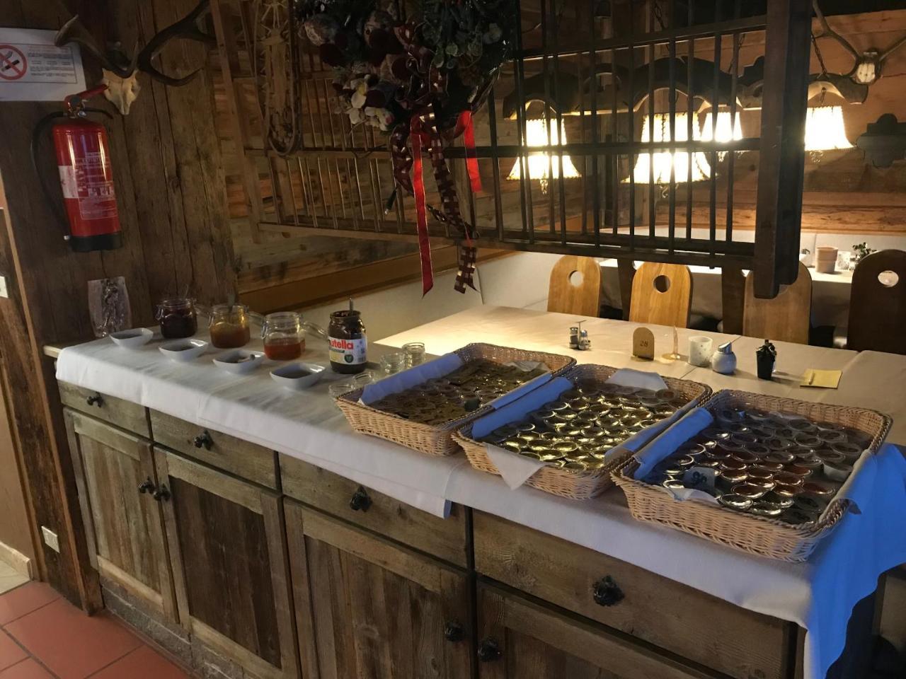 Hotel Des Alpes Selva di Val Gardena Zewnętrze zdjęcie